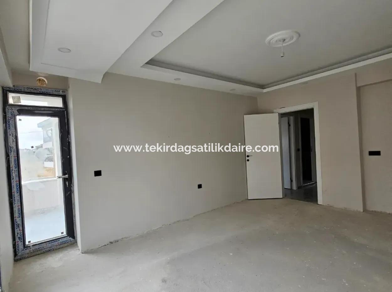 Tekirdağ Altınova Mahallesinde Satılık Kelepir Fıyatına 0 2+1 Ayrı Mutfak Daire